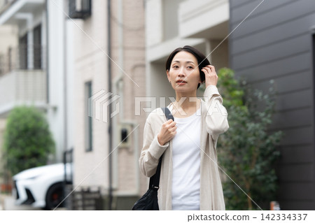 女性住房 女性住房 142334337