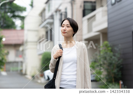 Female housing Female housing 142334338