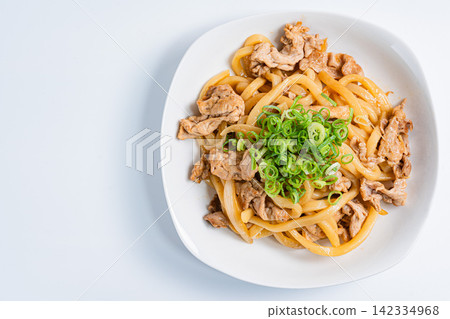 豬肉洋蔥炒烏龍麵 142334968