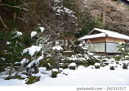 Shiga Saikyo Temple Visitor's Garden winter Shiga Saikyo Temple Visitor's Garden winter 142335317