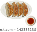 白色盤子上的餃子 142336138