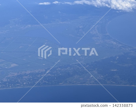 A flight from Hokkaido to Tohoku in early summer, offering a view of Japan from above, from Cape Tappi in Aomori to the Oga Peninsula and Lake Hachirogata in Akita. A flight from Hokkaido to Tohoku in early summer, offering a view of Japan from above, from Cape Tappi in Aomori to the Oga Peninsula and Lake Hachirogata in Akita. 142338873