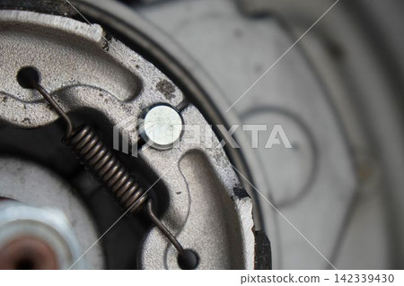 Rear drum brake shoes Rear drum brake shoes 142339430