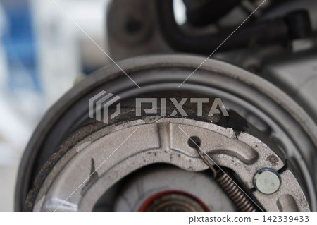 Rear drum brake shoes Rear drum brake shoes 142339433