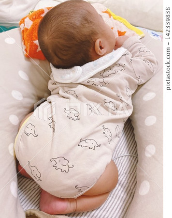 Seeking formula for newborn infants 142339838