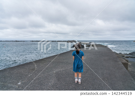 Soil bathing grounds Soil bathing grounds 142344519