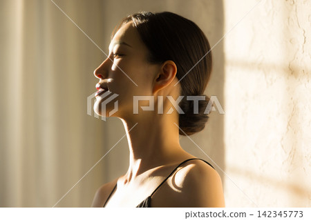 Women who do body care Women who do body care 142345773