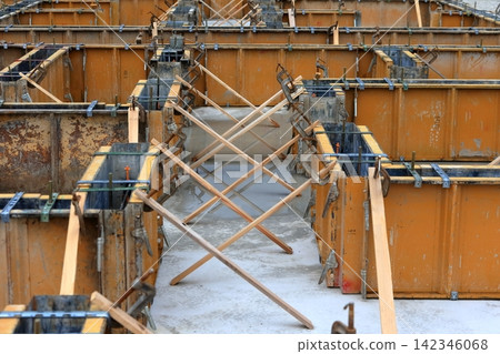 Formwork construction for house foundations Formwork construction for house foundations 142346068