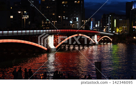 隅田川燈籠節當天,吾妻橋 隅田川燈籠節當天,吾妻橋 142346095