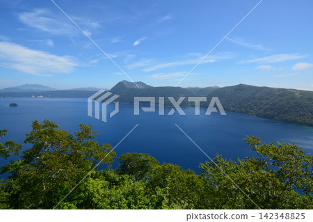 瑪舒湖,夏季,晴空萬裡 瑪舒湖,夏季,晴空萬裡 142348825