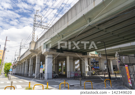 Under the elevated tracks in front of Kishisato-Tamade Station Under the elevated tracks in front of Kishisato-Tamade Station 142349020