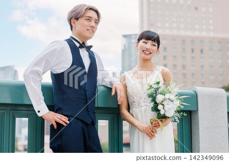 戶外婚禮照片 142349096