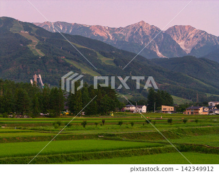 A beautiful summer morning in Hakuba, Nagano Prefecture (aerial photography by drone) A beautiful summer morning in Hakuba, Nagano Prefecture (aerial photography by drone) 142349912