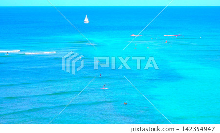 夏威夷美麗的蔚藍大海 142354947