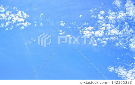 藍色的天空和雲圖像 藍色的天空和雲圖像 142355358