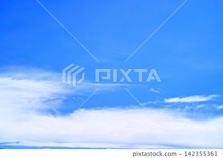 藍色的天空和雲圖像 藍色的天空和雲圖像 142355361