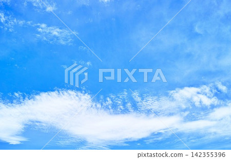 藍色的天空和雲圖像 藍色的天空和雲圖像 142355396