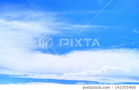 藍色的天空和雲圖像 藍色的天空和雲圖像 142355400