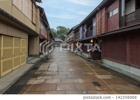 有鵝卵石的街道 有鵝卵石的街道 142356008
