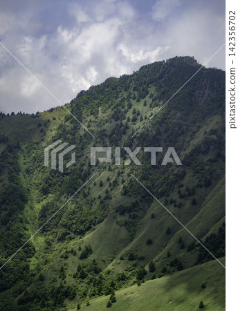 The magnificent mountain scenery of Ninomori can be used for advertising and tourism promotion in Ehime Prefecture. The magnificent mountain scenery of Ninomori can be used for advertising and tourism promotion in Ehime Prefecture. 142356702