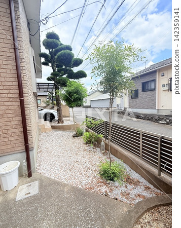 住宅區的小花園 142359141