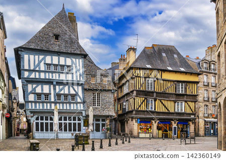 Square in Dinan downtown, France 142360149
