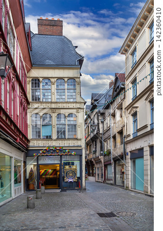 Street in Rouen downtown, France Street in Rouen downtown, France 142360410