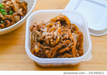 Stir-fried dried daikon radish and onion with canned tuna. Stir-fried dried daikon radish and onion with canned tuna. 142360911