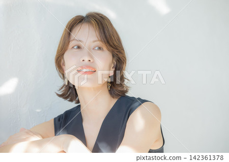 Women in their 40's Women in their 40's 142361378