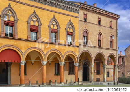 Palazzo Isolani in historic center of Bologna, Italy. Medieval architecture and portico style 142361952