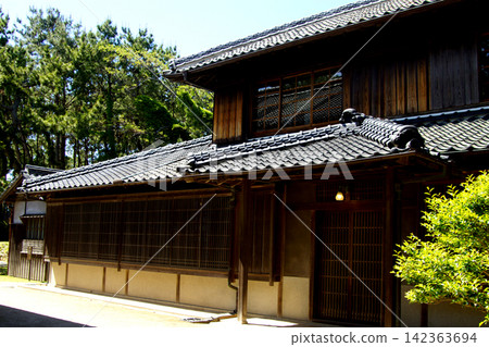 The former Takatori Residence, a historical tourist attraction in Karatsu City, Saga Prefecture. The former Takatori Residence, a historical tourist attraction in Karatsu City, Saga Prefecture. 142363694