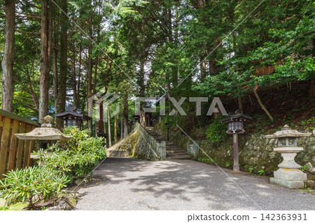 藪原神社的正參道、旁道、神殿(長野縣木曾郡木曾村藪原宿) 藪原神社的正參道、旁道、神殿(長野縣木曾郡木曾村藪原宿) 142363931