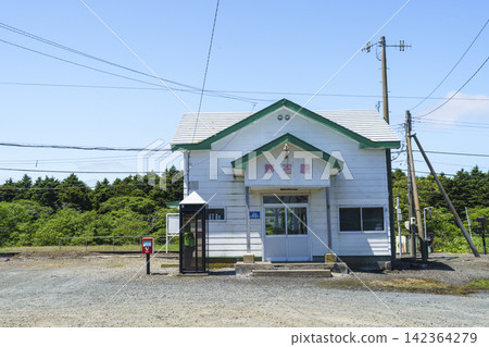 Ochishi Station on the JR Hanasaki Line and local train station building in Nemuro City, Hokkaido Ochishi Station on the JR Hanasaki Line and local train station building in Nemuro City, Hokkaido 142364279