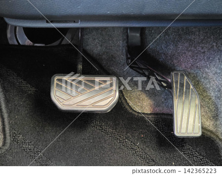 Car accelerator and brake pedal set Car accelerator and brake pedal set 142365223