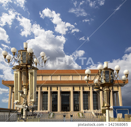 Mausoleum of Mao Zedong and street lamp (against the background of a beautiful sky with clouds), Tiananmen Square, Beijing, China Mausoleum of Mao Zedong and street lamp (against the background of a beautiful sky with clouds), Tiananmen Square, Beijing, China 142368065