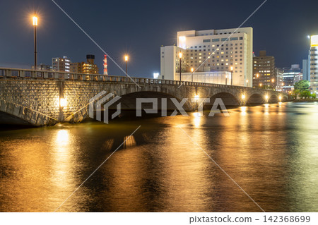 The Shinano River and Bandai Bridge on a summer night The Shinano River and Bandai Bridge on a summer night 142368699