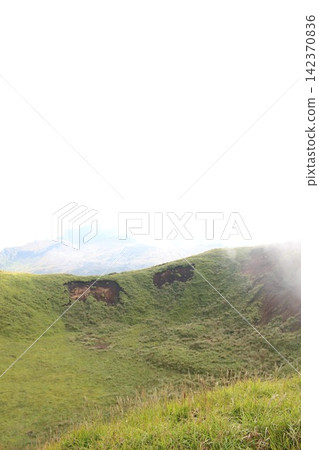 The wind sweeping across the land and the majestic Aso Five Peaks. A beautiful blue world revealed by the Earth, viewed from Kusasenri. The wind sweeping across the land and the majestic Aso Five Peaks. A beautiful blue world revealed by the Earth, viewed from Kusasenri. 142370836