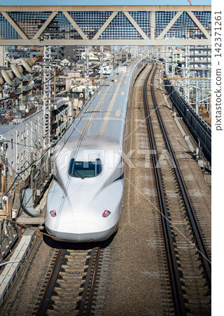 Top-down view of the Tokaido-Sanyo Shinkansen N700A Top-down view of the Tokaido-Sanyo Shinkansen N700A 142371261