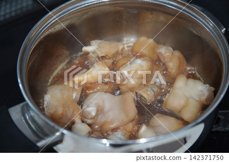 Stewed pig's feet Stewed pig's feet 142371750
