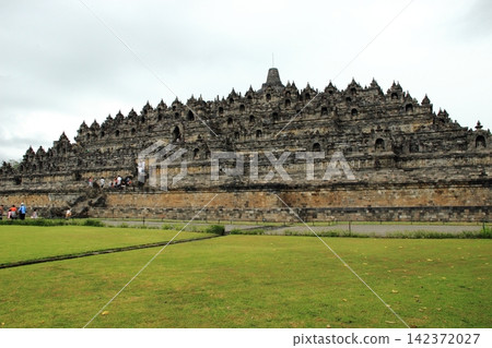 Borobudur Temple in Indonesia with Ancient Stone Architecture Borobudur Temple in Indonesia with Ancient Stone Architecture 142372027