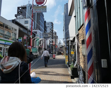 [Kagurazaka Street, Tokyo] Barbershops and shopping streets 142372523