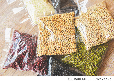 Cereal beans legumes peas lentils in package product dry food with sesame soybean black eye pea mung and red bean , non perishable food Cereal beans legumes peas lentils in package product dry food with sesame soybean black eye pea mung and red bean , non perishable food 142376397