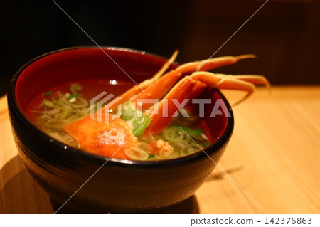 北海道蟹肉味噌湯-當地特色菜 北海道蟹肉味噌湯-當地特色菜 142376863