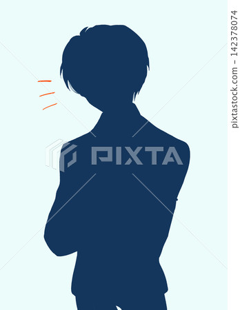 身穿西裝、雙臂交叉的男士的剪影。 142378074