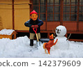 Grandpa's snowman 142379609