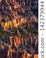 Bryce Canyon Sunrise View 142379944