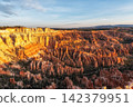Bryce Canyon Sunrise View 142379951