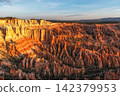 Bryce Canyon Sunrise View 142379953