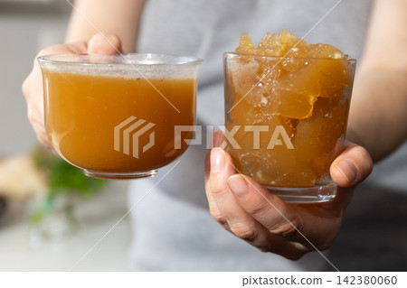 Liquid and gelatin bone broth for health, inner beauty, and mobility Liquid and gelatin bone broth for health, inner beauty, and mobility 142380060