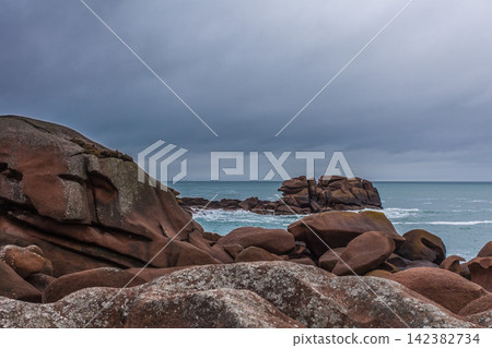 Perros Guirec, Ploumanac'h Lighthouse, Mean Ruz Lighthouse, la Manche,at winter, rocks and waves Perros Guirec, Ploumanac'h Lighthouse, Mean Ruz Lighthouse, la Manche,at winter, rocks and waves 142382734